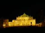 Visione notturna della palazzina di caccia