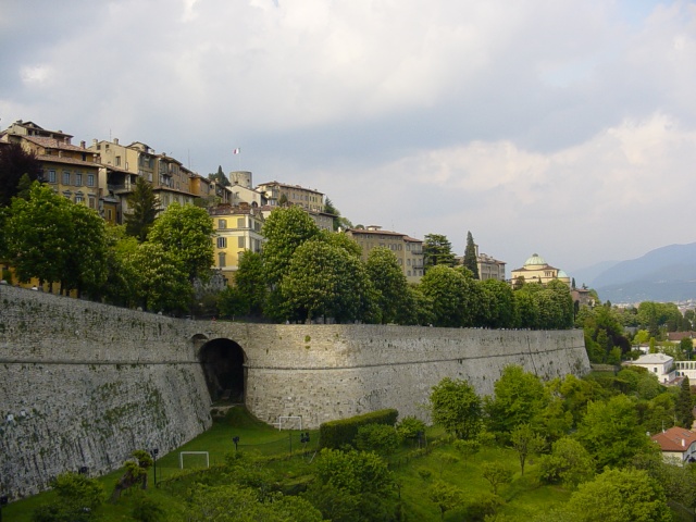 Le mura della citta'alta