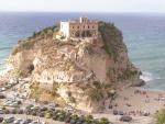 Rocca con il santuario di Santa Maria dell'isola