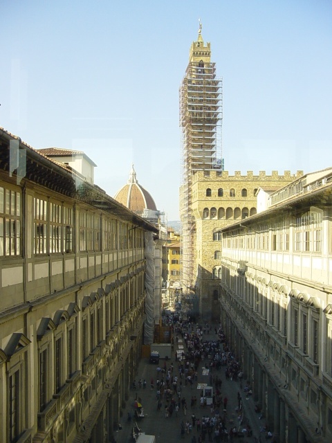 Uffizi: cortile visto dai musei