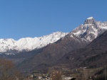 Le montagne viste da Breno, con sotto il paese di Losine (forse)